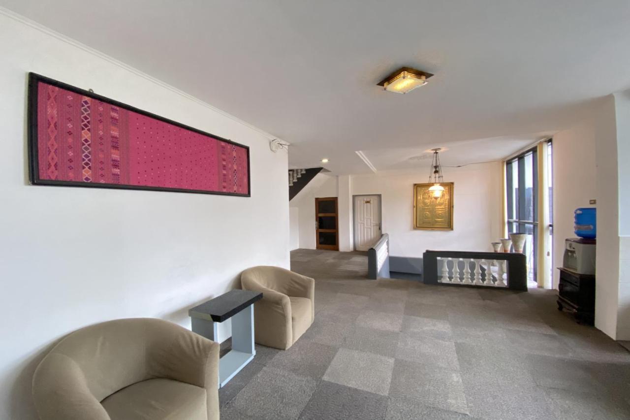 Hotel Ananda Syariah Redpartner 武吉丁宜 外观 照片